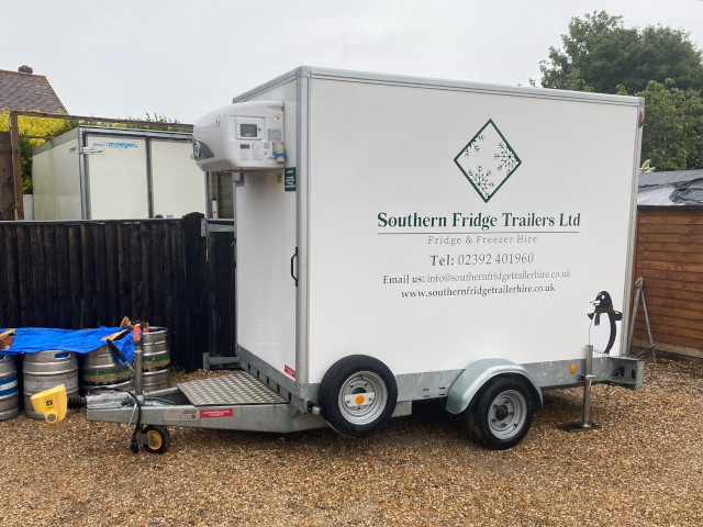 Emergency fridge hire for pubs. Resaurant fridge hire company